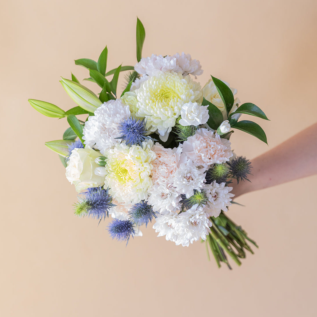The Classic – White Flower Bouquet