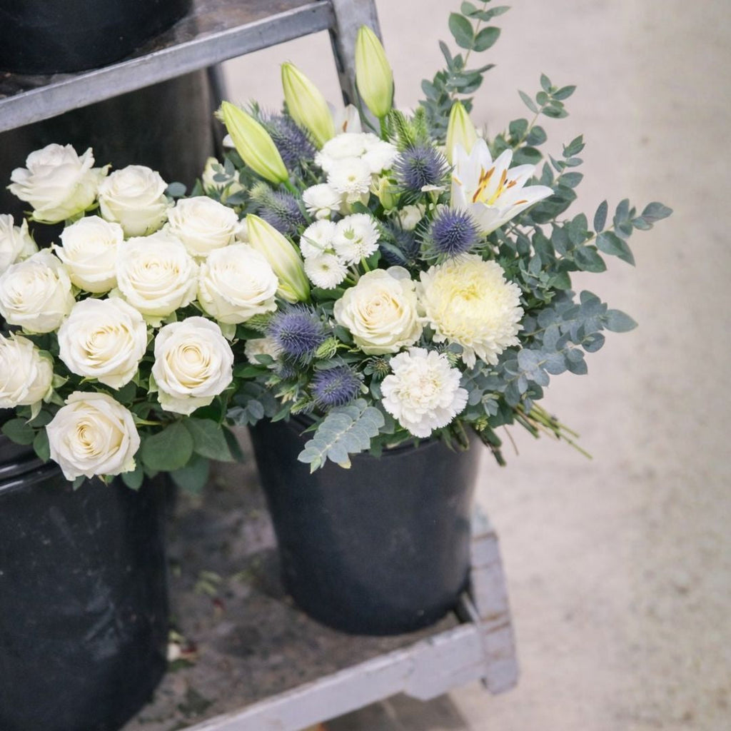 The Classic – White Flower Bouquet